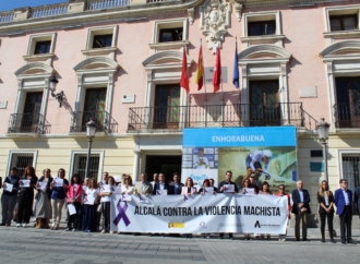 Concentración contra la violencia machista y un minuto de silencio en recuerdo a las víctimas en Alcalá