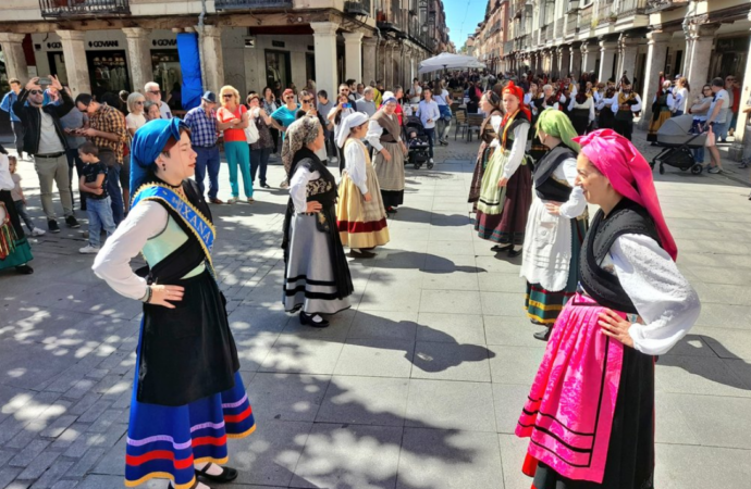 La Casa de Asturias de Alcalá homenajeó a la Virgen de Covadonga