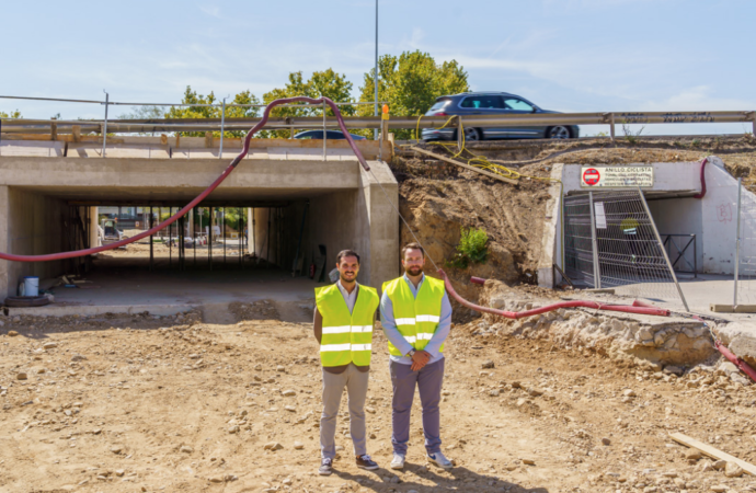 Avanzan las obras del nuevo paso subterráneo en el barrio Fresnos de Torrejón, por debajo la M206-Avenida de la Luna, junto al Recinto Ferial