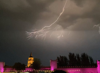 Ferias Alcalá / El temporal obliga a suspender el Desfile de Carrozas, los fuegos artificiales y el cierre del Recinto Ferial