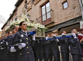 Más de 60 voluntarios de los Centros de Mayores Municipales de Alcalá reciben el reconocimiento por su labor