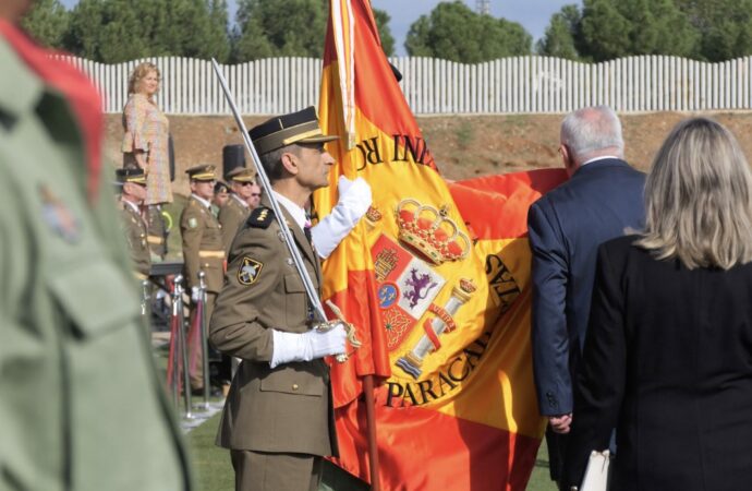 Jordana histórica del Ejército y la BRIPAC en Alovera con exhibiciones y jura de bandera