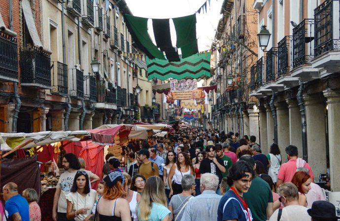 Fiesta de la Hispanidad, 12 de octubre, último día para visitar el Mercado Cervantino de Alcalá