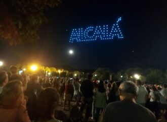 Espectáculo de drones en Alcalá, este sábado 2 de diciembre, a las 21:30 horas, en la explanada del TEAR