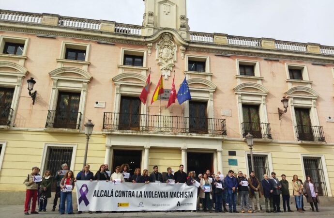 Concentración contra la violencia machista en Alcalá de Henares