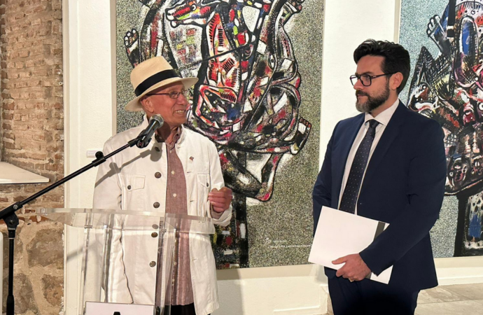 El artista Andrés Puig dona ‘¿Dónde estás ingenioso hidalgo?’ a la colección de arte de Alcalá de Henares