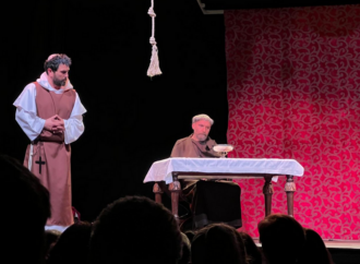 Aquitania Teatro llevo a las tablas de Gilitos la vida del Cardenal Cisneros en Alcalá de Henares