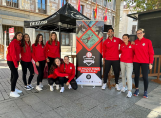 Gran acogida del Diver-Tenis en la Plaza de Cervantes de Alcalá