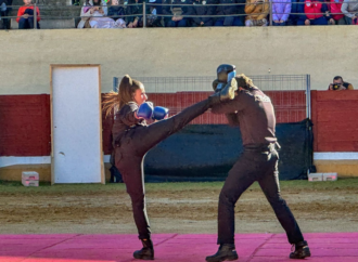 Mucho público en Alcalá para ver la Exhibición de Unidades Policiales en la Plaza de Toros