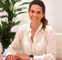 La mayoría de adolescentes no tienen normas para usar el móvil y las necesitan / Por María de las Mercedes Martín