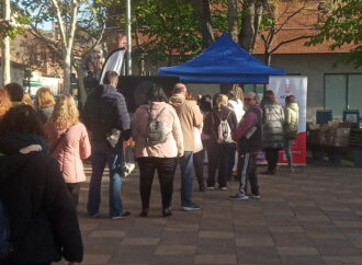 Los vecinos de Azuqueca continúan descubriendo su comercio de proximidad con la Asociación ACEPA