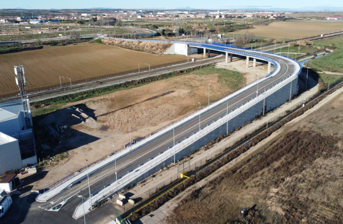 Nuevo puente y vía de acceso para entrar y salir de Alovera a través de Las Suertes