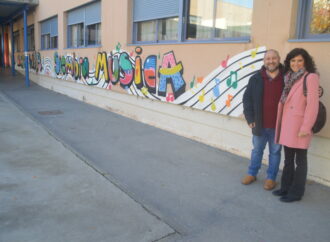 El colegio Mozart de Alcalá estrena mural dentro de la iniciativa ‘Deja tu huella en el cole’ 