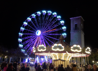 El Mercado de la Navidad de Alcalá prosigue con su artesanía, gastronomía, noria…