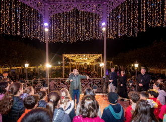 Artesanía, gastronomía, noria, carrusel… así es el Mercado de la Navidad en Alcalá de Henares