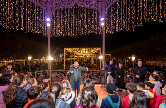 Artesanía, gastronomía, noria, carrusel… así es el Mercado de la Navidad en Alcalá de Henares