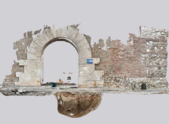 Hallados restos de la antigua muralla del siglo XIV junto a la Puerta de Madrid de Alcalá de Henares