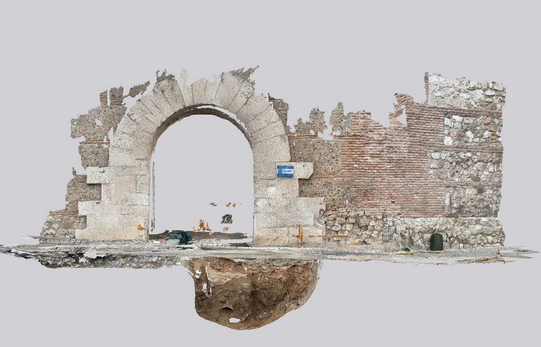 Hallan restos de la antigua muralla del siglo XIV en Alcalá de Henares