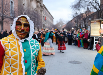 «Las botargas» de Carnaval volvieron a los pasacalles de Alcalá de Henares