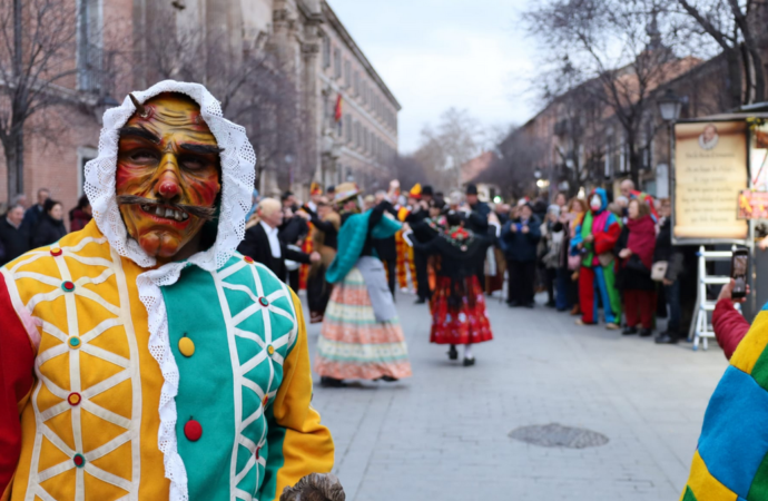 «Las botargas» de Carnaval volvieron a los pasacalles de Alcalá de Henares