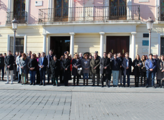 Minuto de silencio en el Corredor del Henares por la muerte de los dos Guardias Civiles en Barbate
