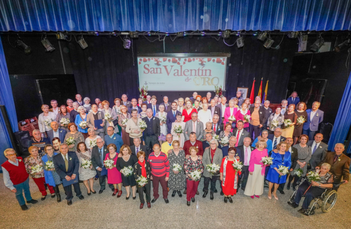 “San Valentín de Oro” en Torrejón: 46 parejas con 50 años de convivencia celebraron su aniversario