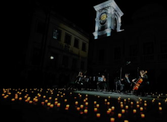 Música de cuerda y 193 velas para el recuerdo en Guadalajara para recordar a las víctimas del 11M