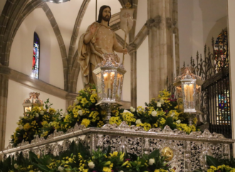 La Semana Santa de Alcalá llegó a su fin con el «Encuentro» del Domingo de Resurrección en la Catedral