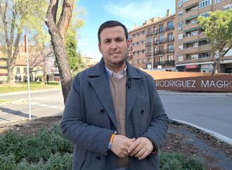 Saldaña acusa a Más Madrid Alcalá de señalamiento ideológico tras la vandalización de una carroza de provida tras la Cabalgata