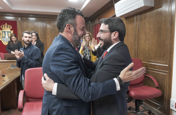 Miguel Óscar Aparicio ya es el nuevo alcalde de Azuqueca de Henares tras la renuncia de José Luis Blanco