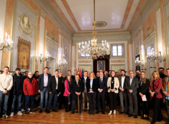El Ayuntamiento de Alcalá acoge la presentación del programa de actos del centenario de la RSD Alcalá