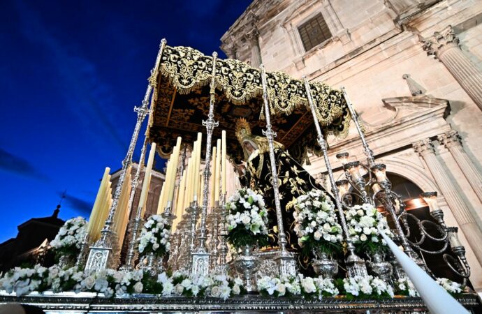 Fin de semana lleno de actos y procesión de la Virgen de la Soledad Coronada en Alcalá de Henares por su XXV Aniversario