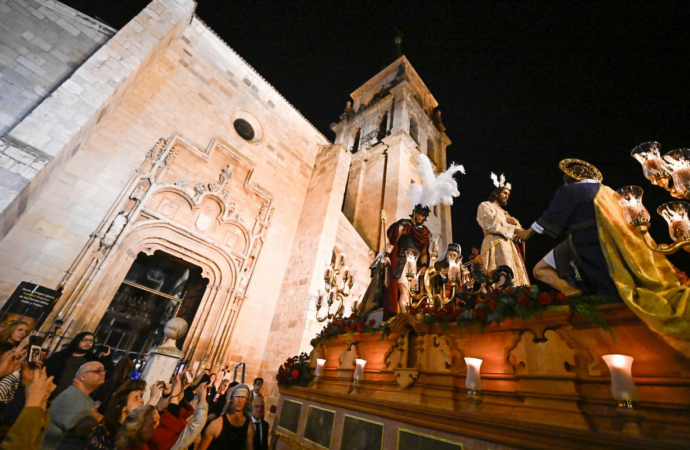 Semana Santa Alcalá 2024: el Viernes de Dolores arrancó con Vía Crucis y Procesión