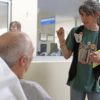 El Hospital de Torrejón celebró el Día Mundial del Libro con sesiones de cuentacuentos para sus pacientes