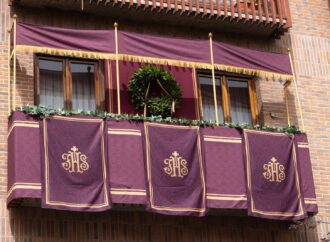 Concurso de Embellecimiento de Balcones y Escaparates durante la Semana Santa 2025 en Alcalá