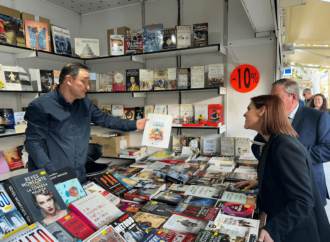 La Feria del Libro de Navidad continúa en Alcalá de Henares
