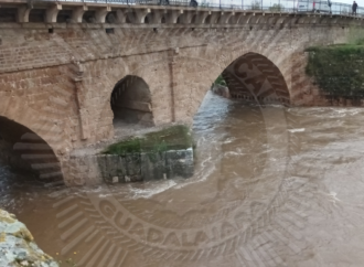 La preocupante crecida del río Henares pone en alerta a Alcalá y Guadalajara