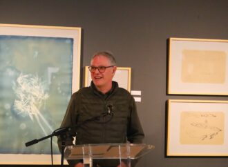 Los lazos entre poesía, luz y dibujo, en una nueva exposición en Santa María la Rica de Alcalá