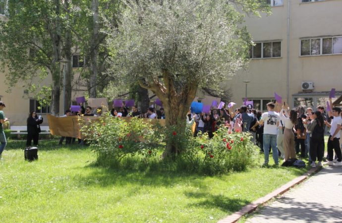 El autobús del Campus de la Universidad de Alcalá seguirá un año más tras las protestas de los estudiantes