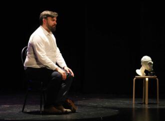 En marcha «Alcalá a Escena», con entidades y artistas locales en el Teatro Salón Cervantes