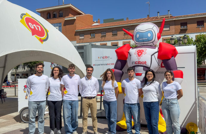 Exposición sobre ciberseguridad y el uso responsable de las redes sociales en Torrejón