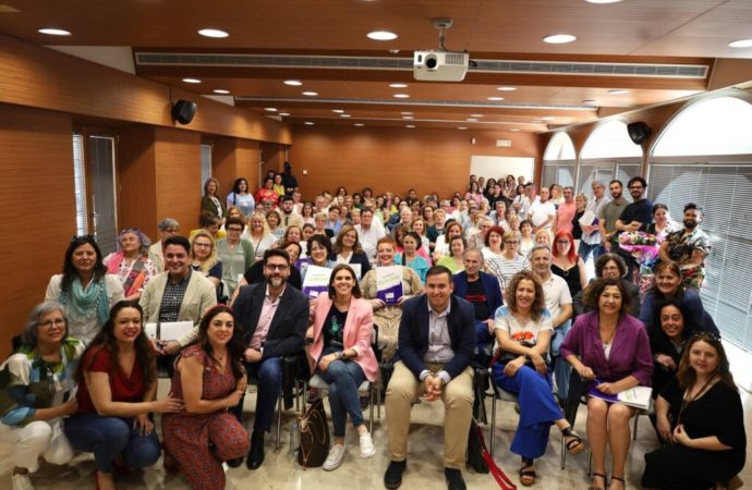 Entrega de diplomas de los talleres de Igualdad en Alcalá de Henares