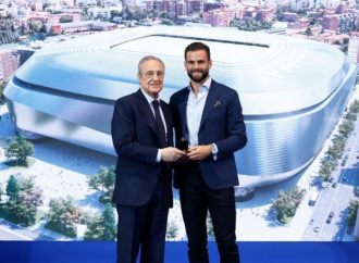 El alcalaíno Nacho Fernández recibe, entre lágrimas, el homenaje del Real Madrid