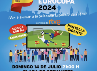 Pantalla gigante en la Plaza de Cervantes de Alcalá para ver la final de España