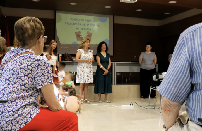 El Programa de Acompañamiento a mayores en Alcalá se clausura con un desayuno intergeneracional