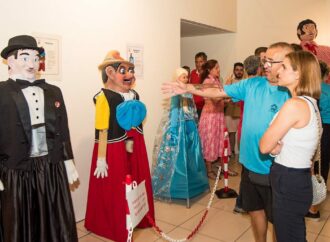 El Ayuntamiento de Alcalá busca a antiguos miembros de la Comparsa de Gigantes y Cabezudos para rendirles homenaje