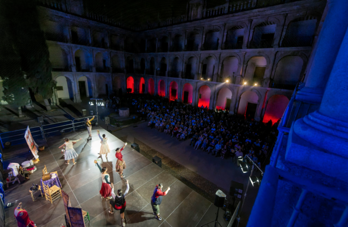 Programa «Las Noches del Patio» en la Universidad de Alcalá dentro de las Ferias 2026