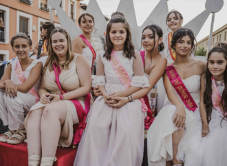 Desfile de peñas en Sigüenza por las Fiestas de San Roque