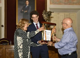 Reconocimiento al torero, Víctor Hérnandez, por parte del Ayuntamiento de Alcalá