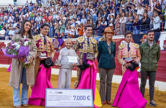 Éxito de público en la corrida benéfica infantil celebrada en Torrejón con la presencia de la Infanta Elena y Sergio Ramos, entre otros